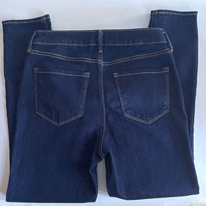 OLD NAVY  HIGH RISE SUPER SKINNY JEAN -SIZE 8 -NEW NO TAGS
